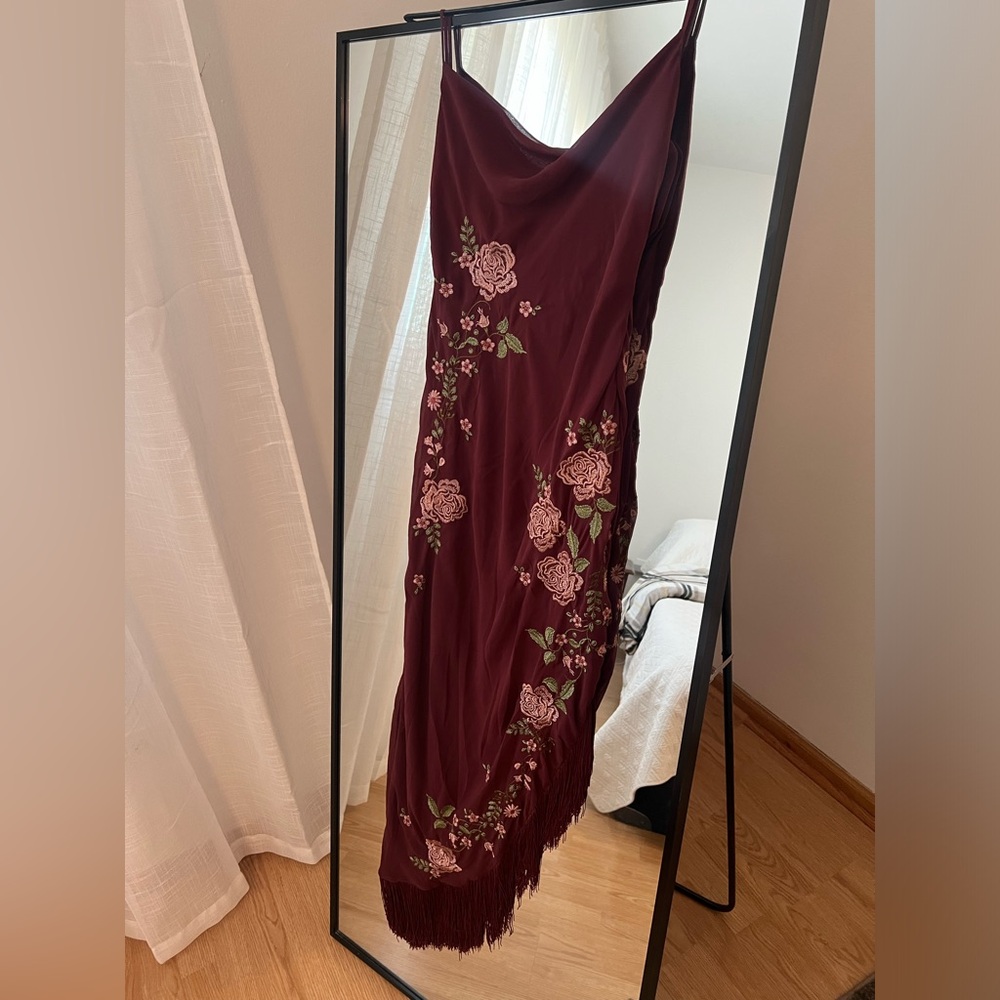 HOUSE OF CB 'Eloisa' Wine Embroidered Midi Dress size L+ - Picture 8 of 16